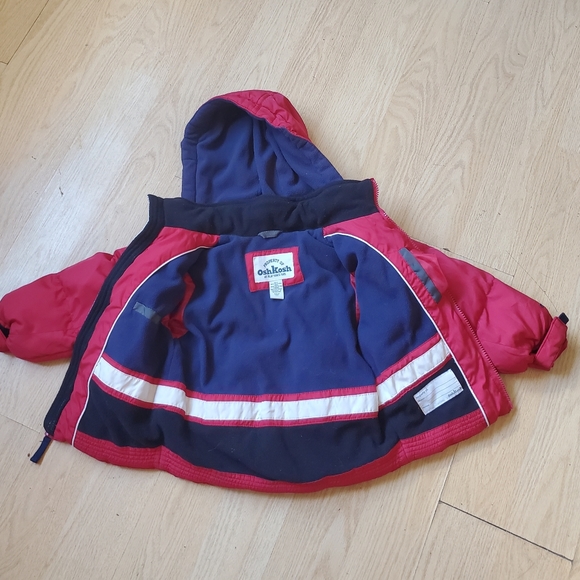 OshKosh Children's Boys Size 3T Red Hooded Jacket. - Picture 6 of 7